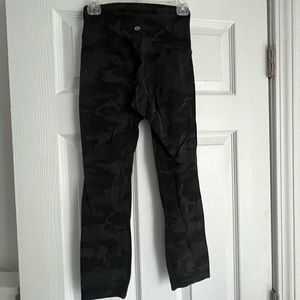 Lululemon black camo cropped leggings